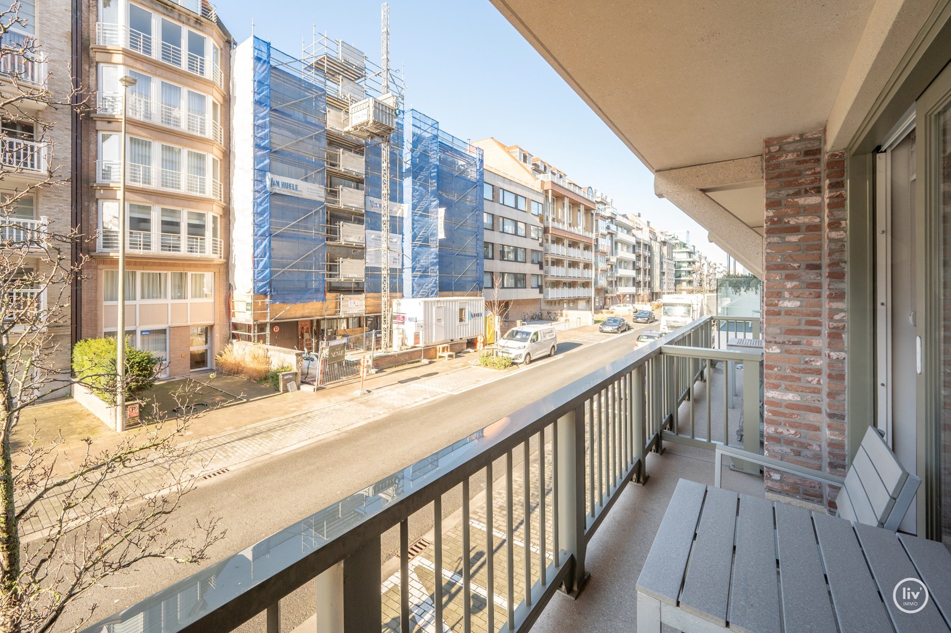 Mooi ruim en récent appartement centraal gelegen op de Leopoldlaan te Knokke. 