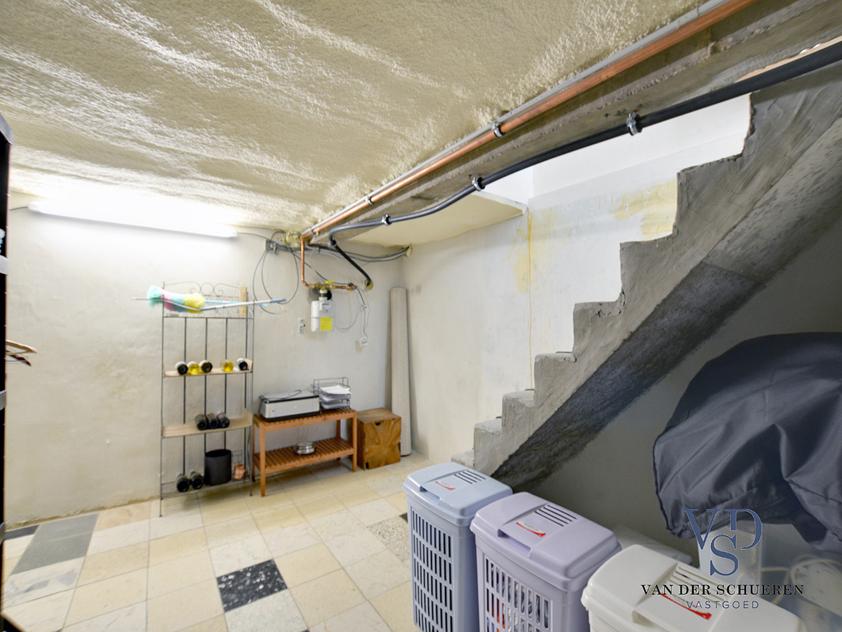 Exceptioneel gelegen, eigentijdse bungalow-villa. 