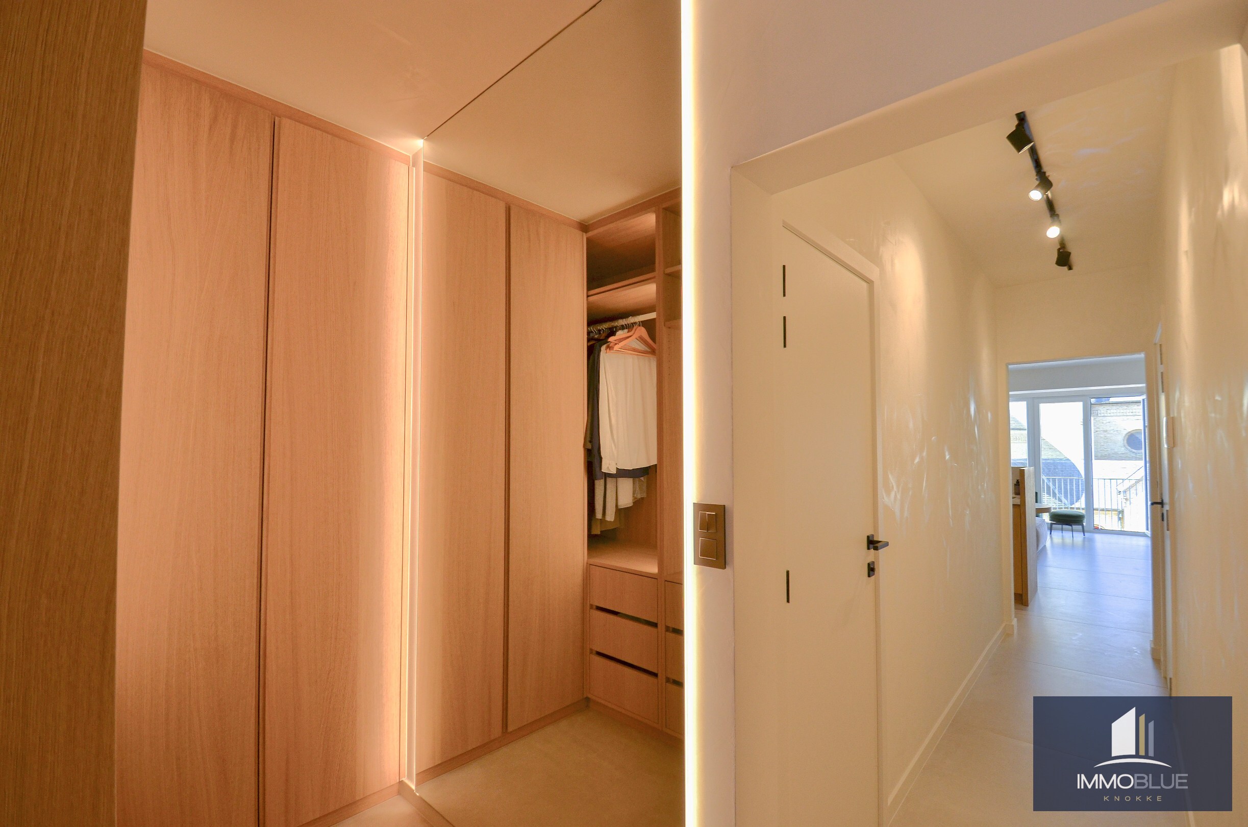 Stijlvol appartement met een open zicht gelegen nabij de Dumortierlaan. 
