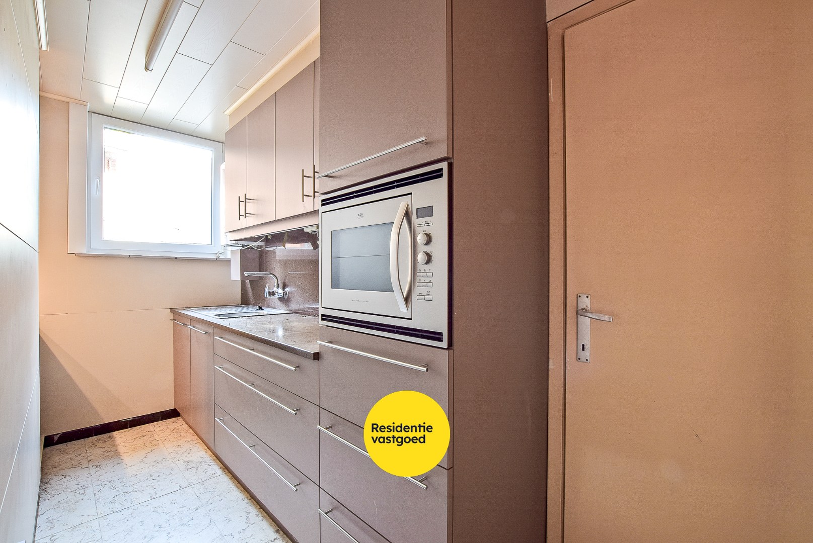 Ruime gezinswoning met 3 slaapkamers, grote tuin en garage. 