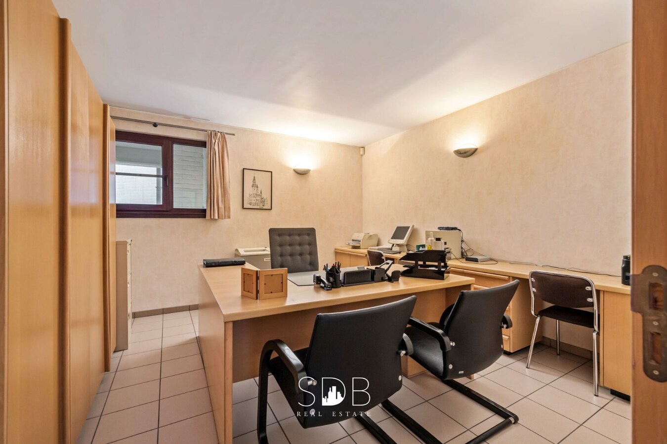 Prachtige ruime villa met gezinstuin + appartement op 2.135m² 