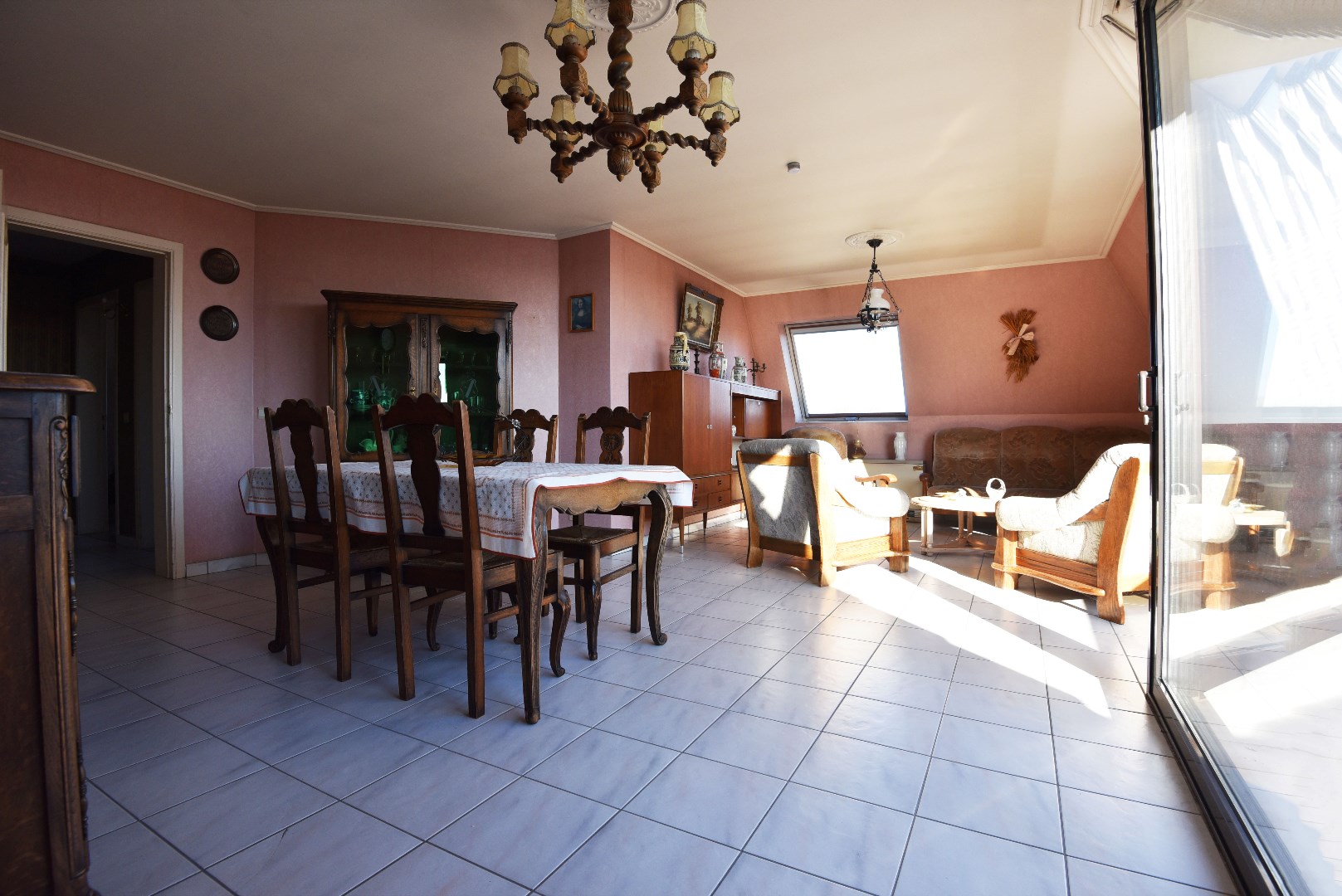 Op te frissen appartement met 2 slpks nabij centrum Maldegem 