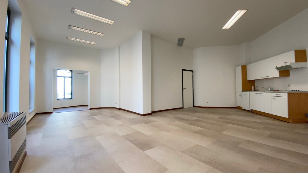 Kantoor te huur in gerenoveerd herenhuis in centrum Gent