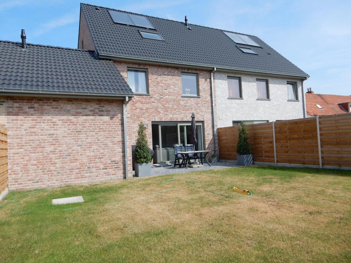 Mooie woning met 3 slaapkamers en garage 