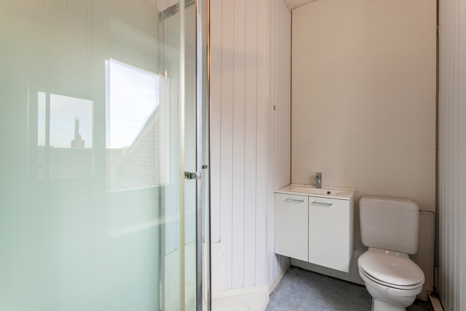 Handelsruimte met woonst op een gunstige ligging 