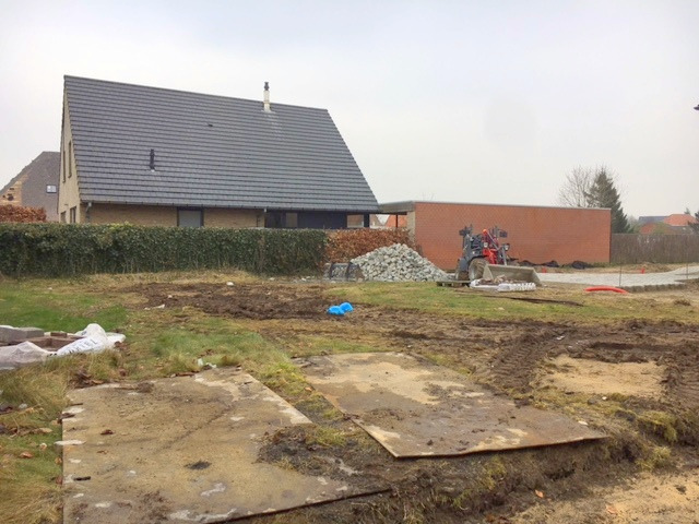 Klassevolle halfopen nieuwbouwwoning 