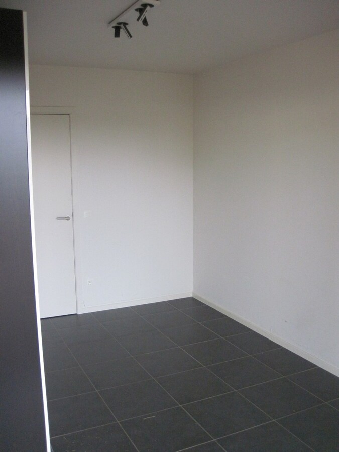 Hedendaags 2-slpk-appartement met groot terras 