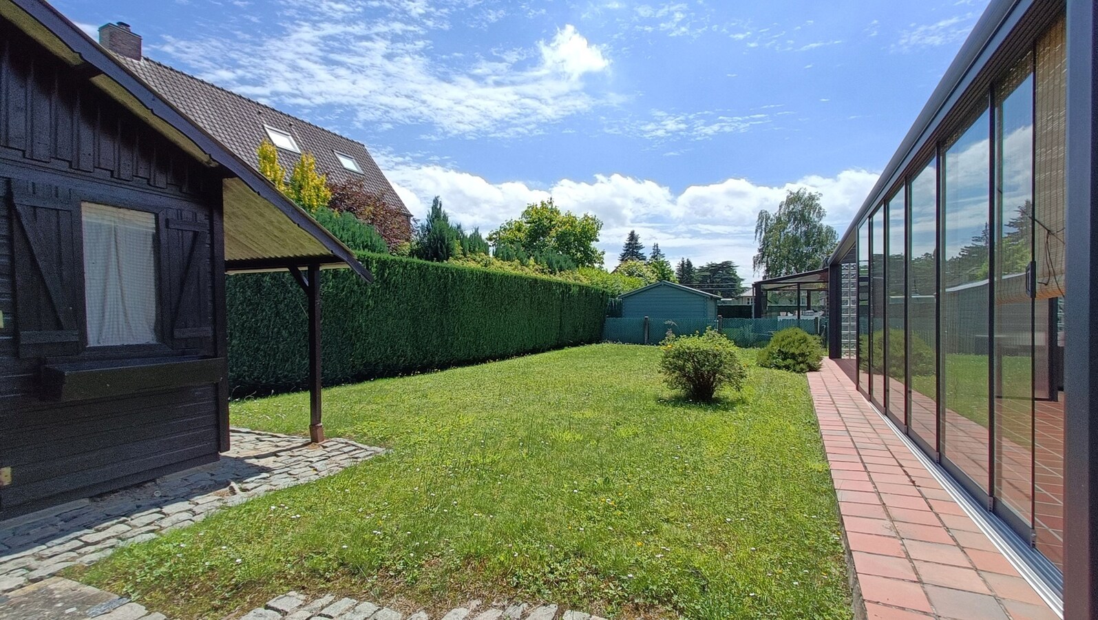 Open bebouwing met tuin te Bierbeek 