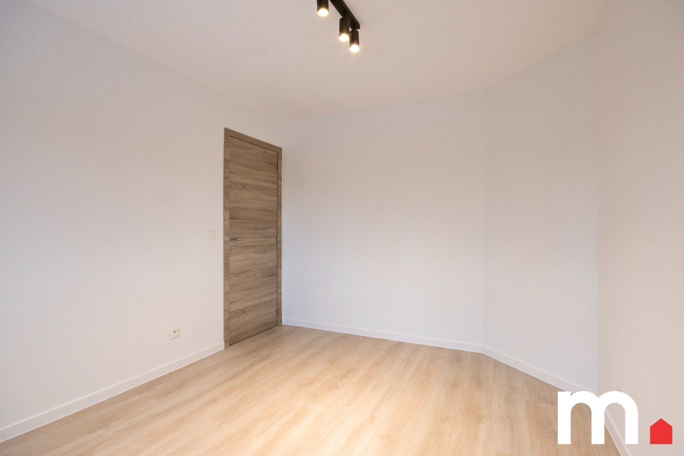 Instapklare woning te Lendelede met 4 slaapkamers en 2 badkamers nabij het centrum TOPPER! 