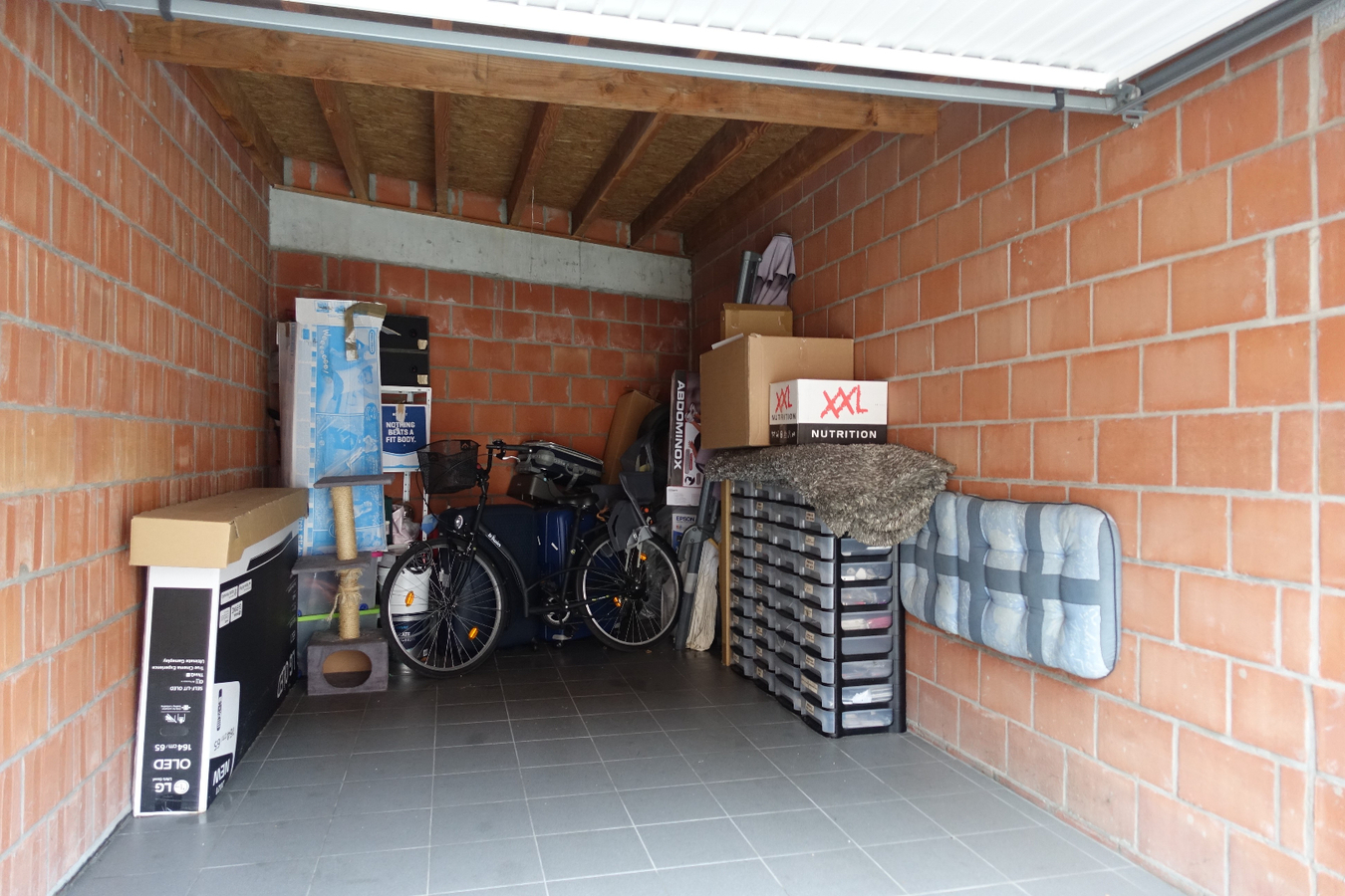 Appartement met terras en garage 