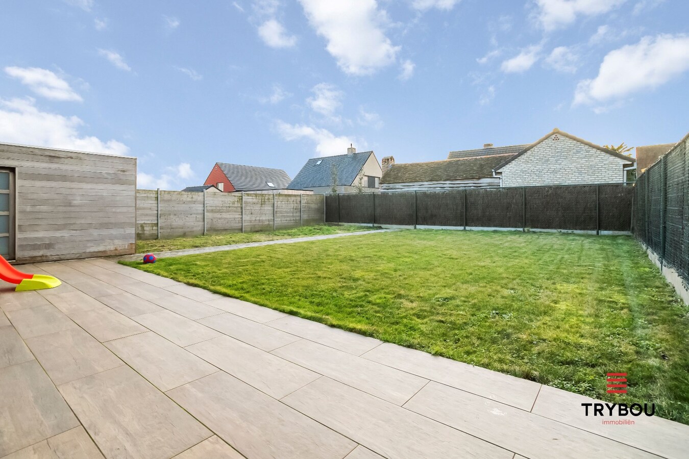 Instapklare halfopen woning met 3 slaapkamers en garage te Houthulst 