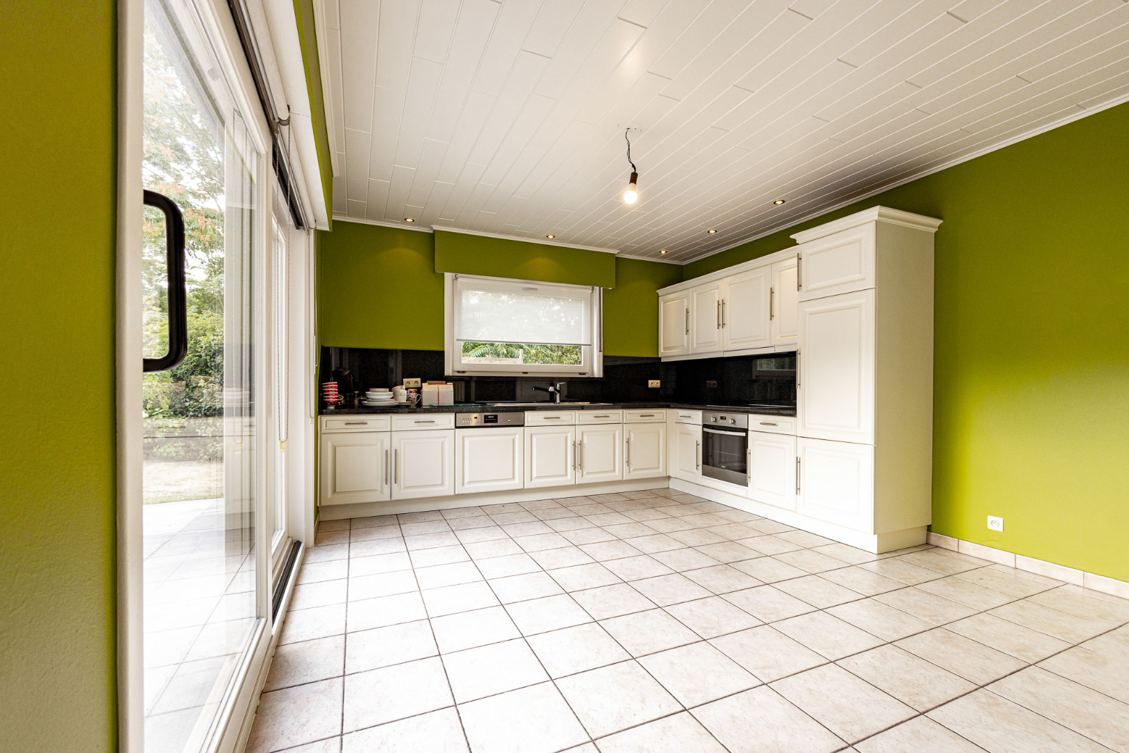 Ruime (4 slpks) instapklare woning met tuin rustig gelegen te Waarschoot 