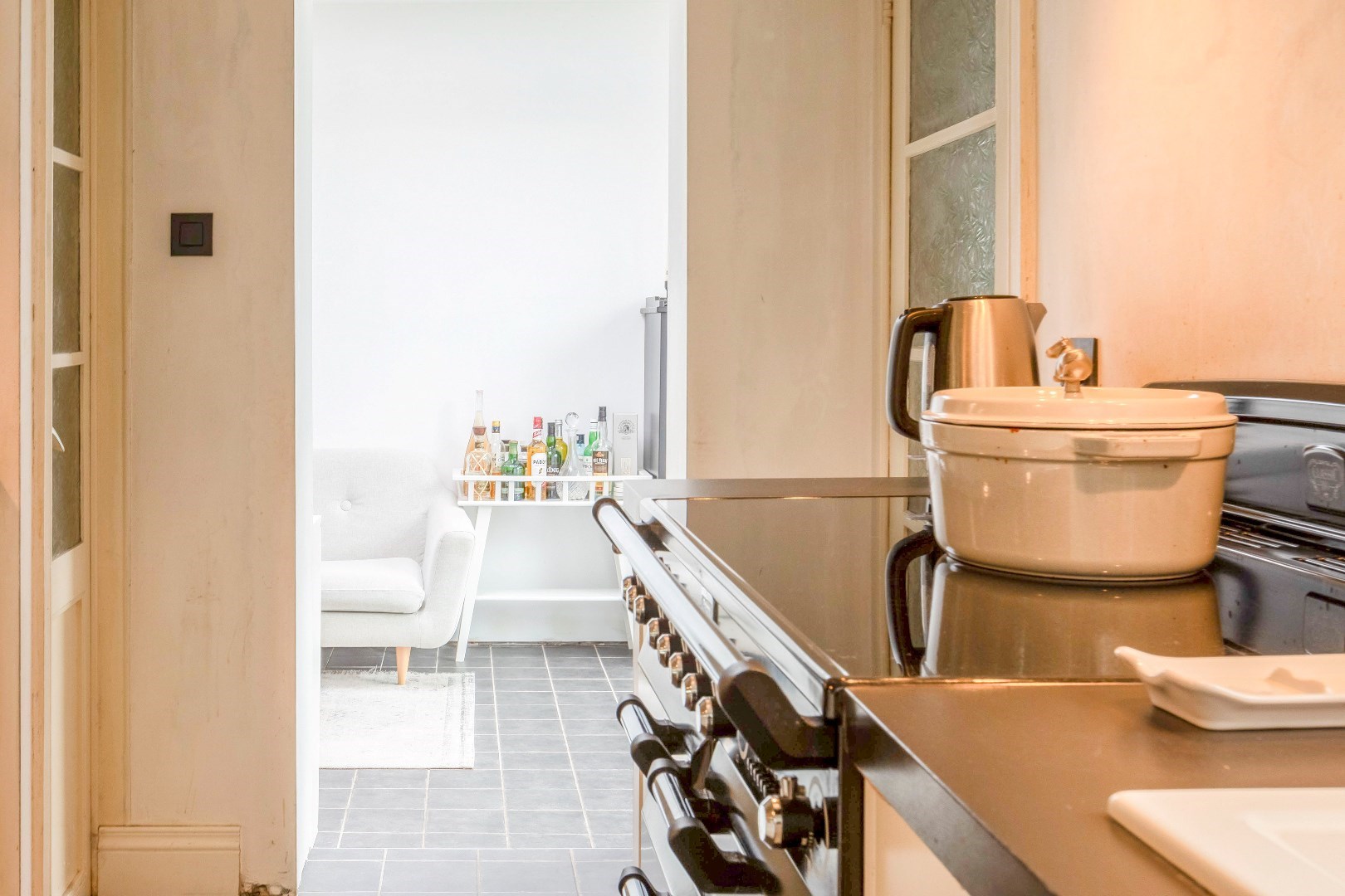 Instapklare woning met tuin in de gezellige kern van Laarne 