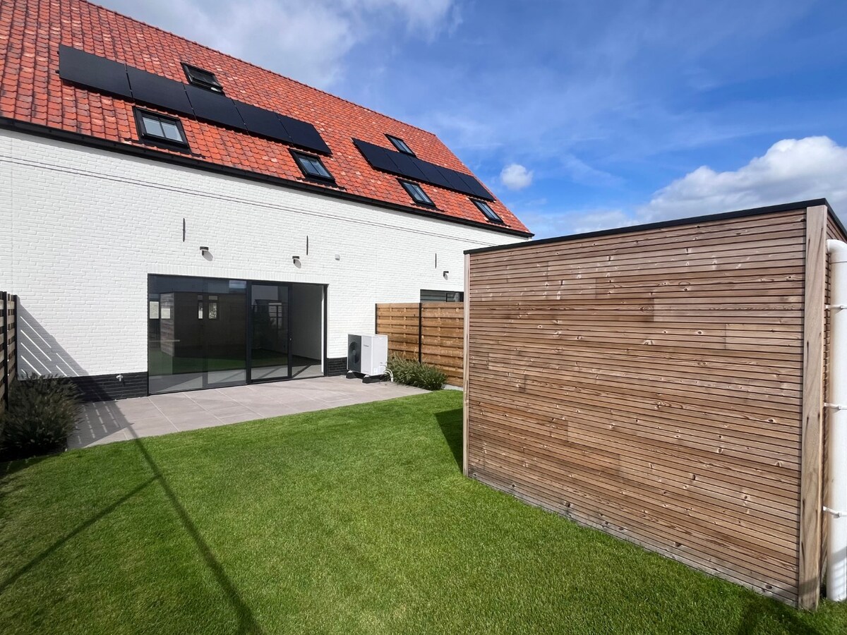 Nieuwbouwwoning in landelijke hoevestijl 