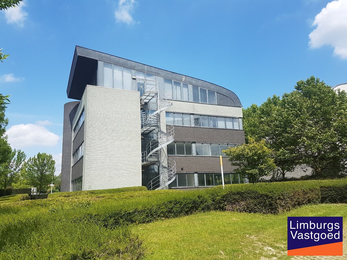 Kantoren - 403 m² - Grote Ring, achterzijde VOKA 