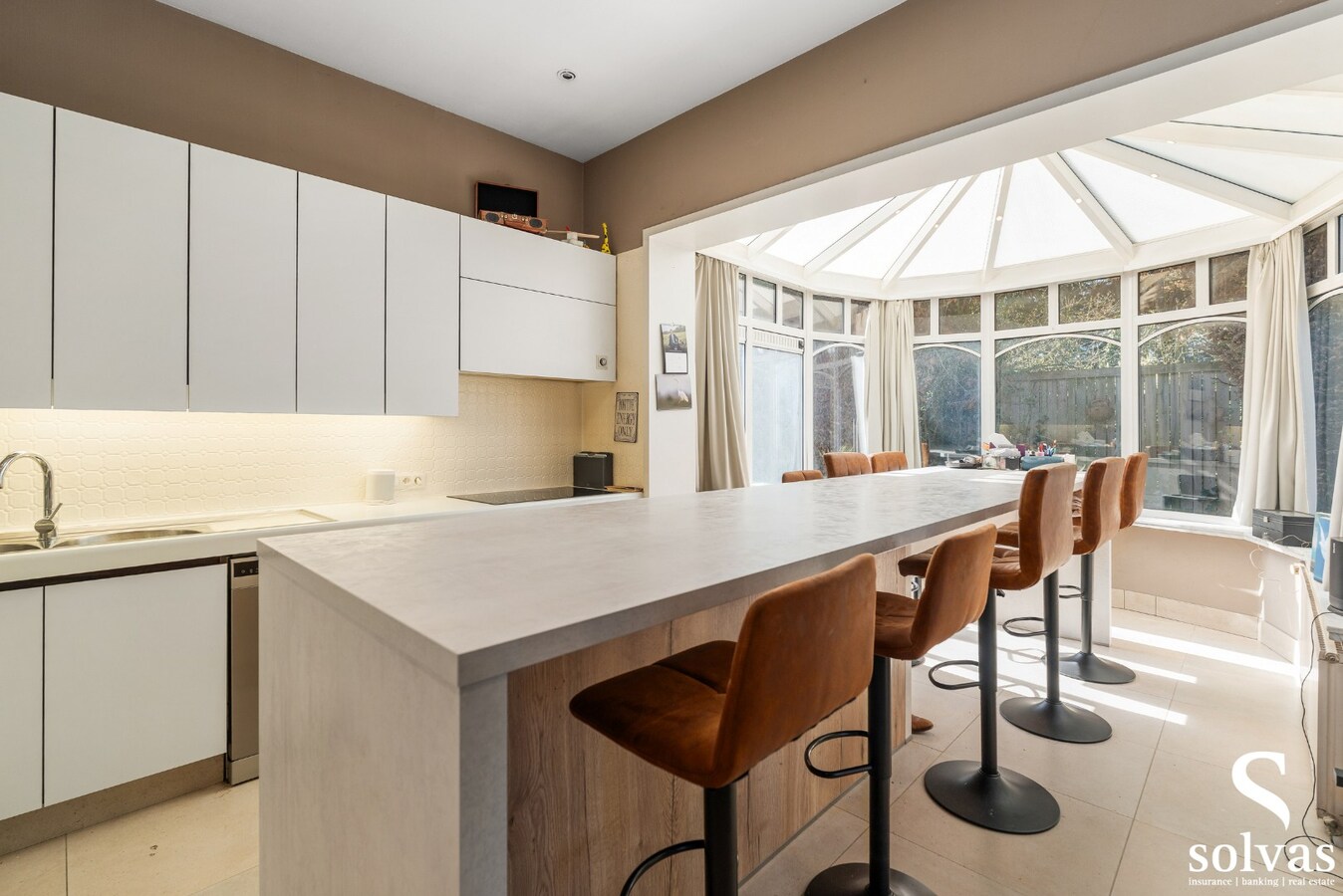 Exclusieve villa met karakter op riant perceel in hartje Zomergem 