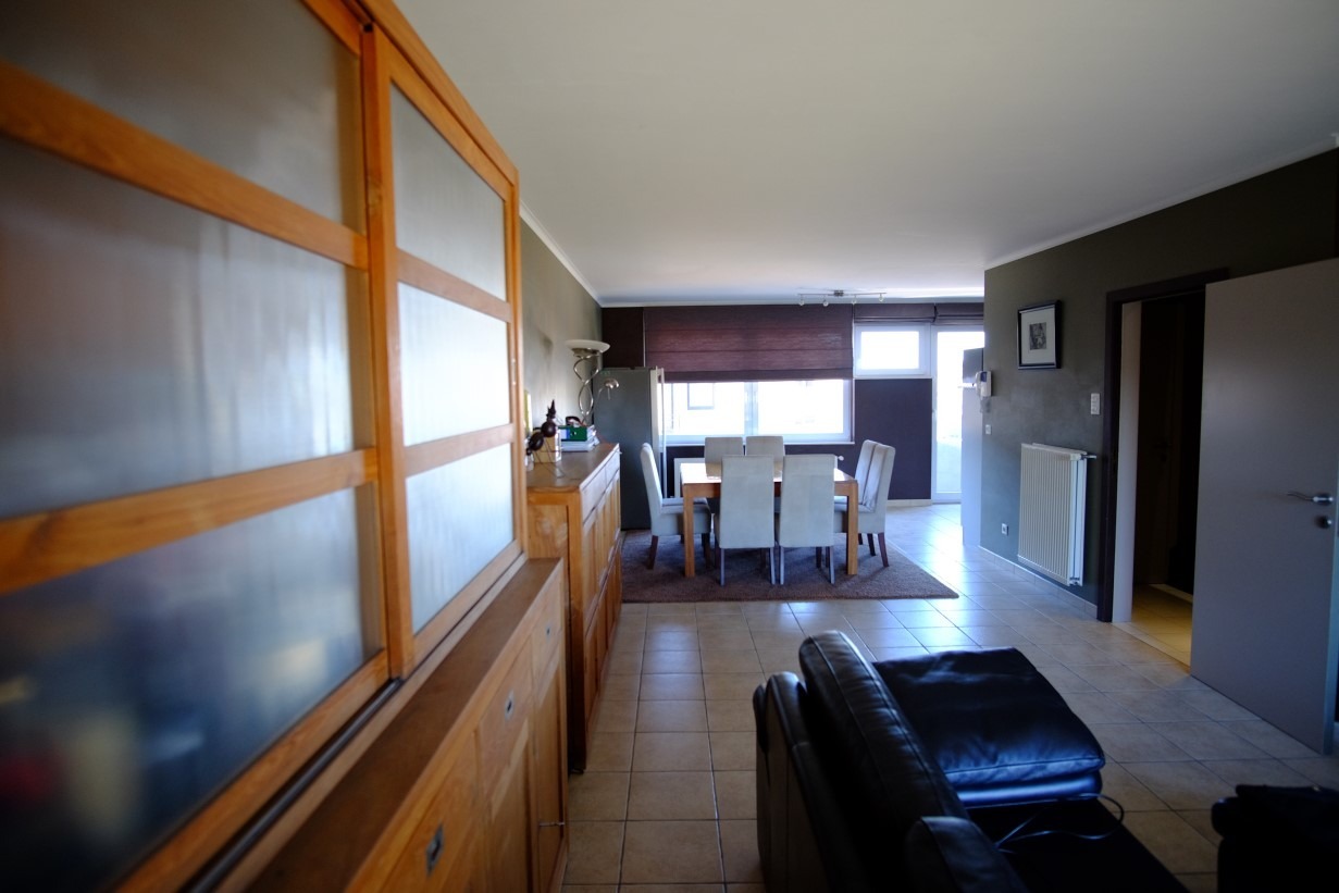 MOOI ONDERHOUDEN ENERGIEZUINIGE BEL-ETAGE WONING TE BREDENE 