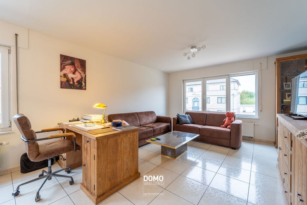 INSTAPKLAAR DUPLEXAPPARTEMENT MET TERRAS EN AUTOSTANDPLAATS IN HEUSDEN-ZOLDER 