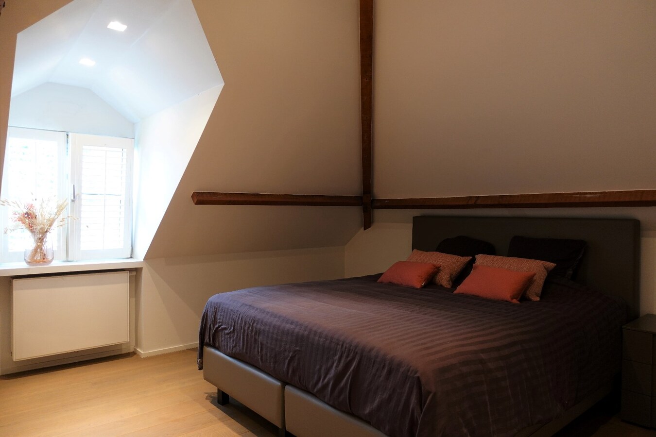 Prachtige karaktervolle villa op groot perceel nabij invalswegen 