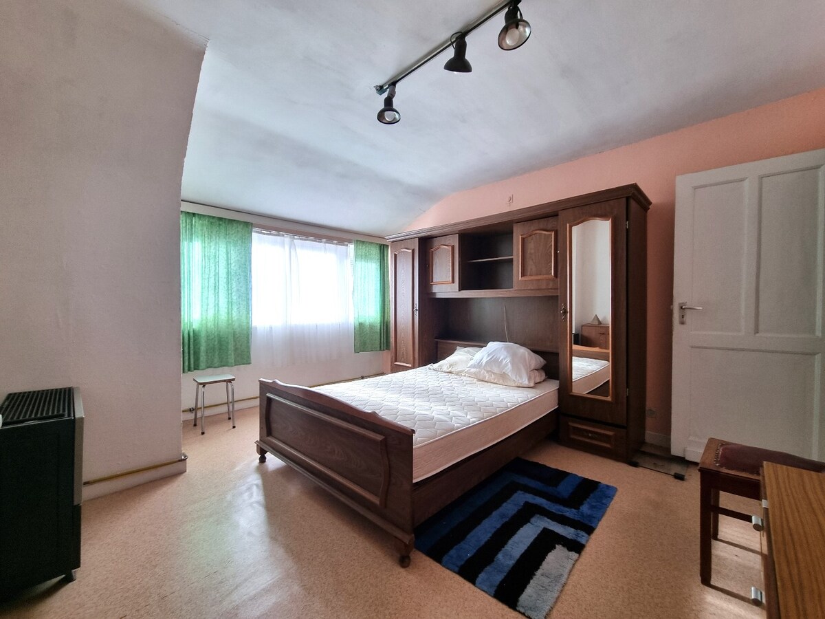 Te renoveren, zeer ruime woning te Zeebrugge 