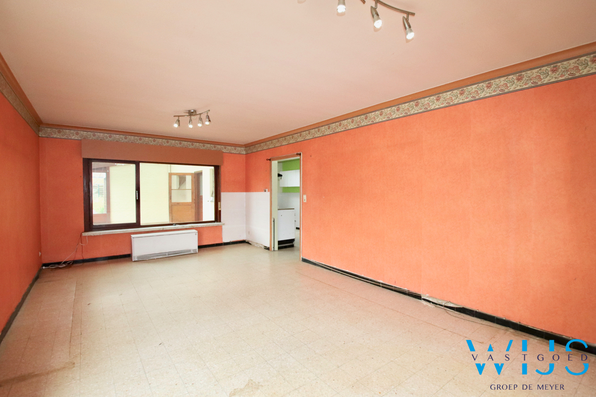 Op te frissen/te renoveren gezinswoning op TOPlocatie te ERTVELDE! 