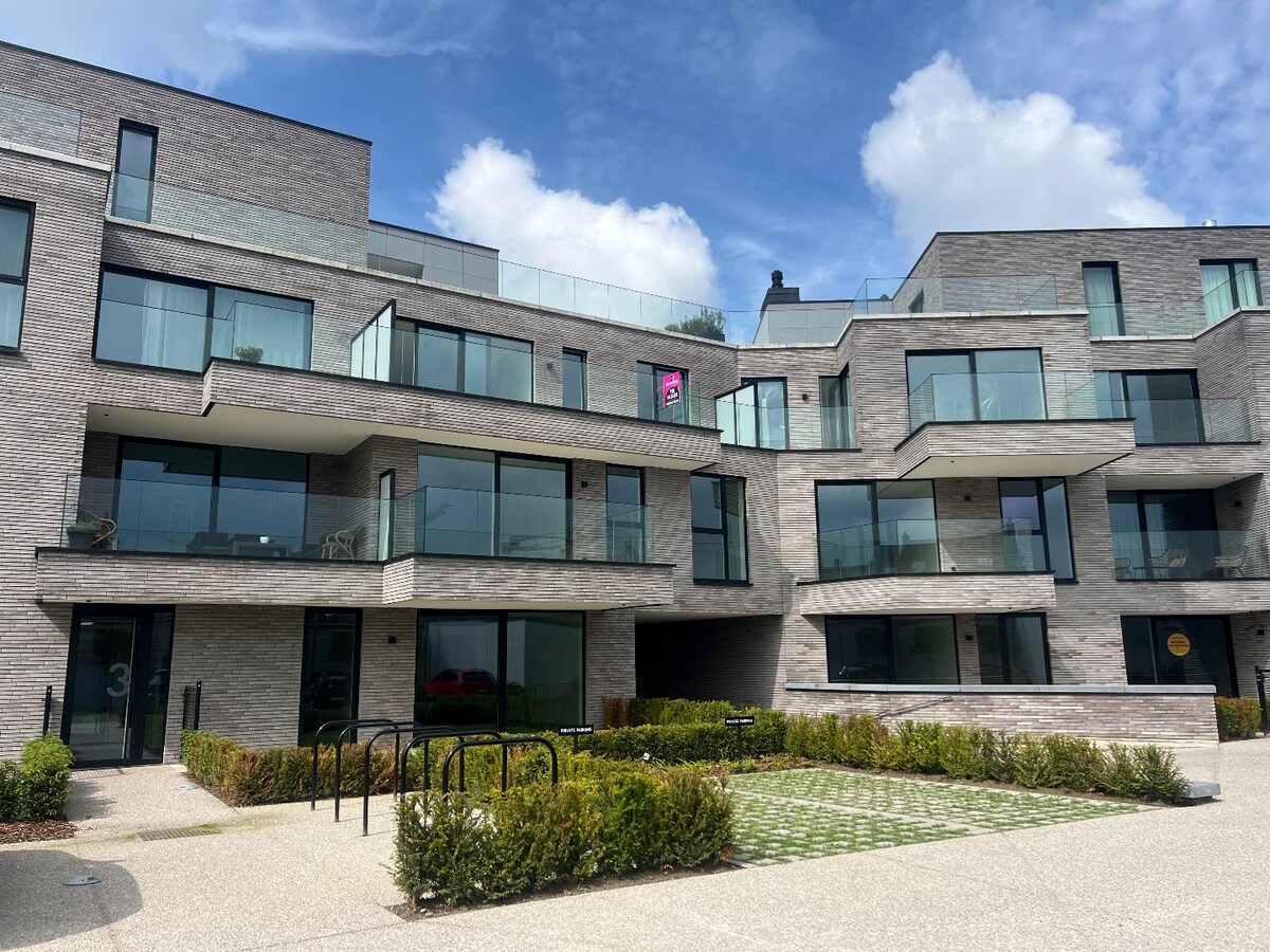 Instapklaar nieuwbouwappartement met 2 slaapkamers en ruim terras in centrum Jabbeke 