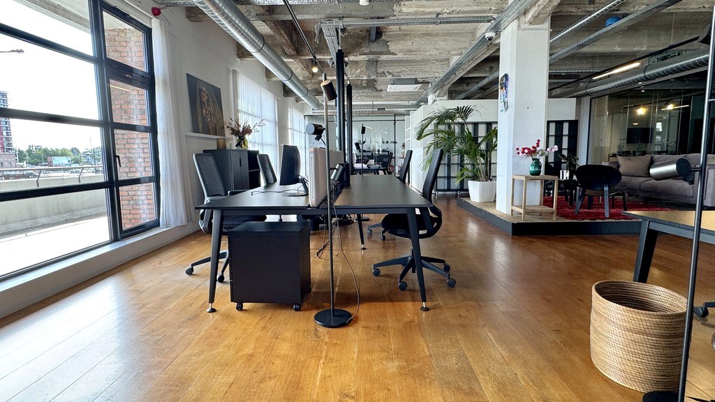 Loftkantoren te huur in Handelsdokcenter bij Gent-Dampoort