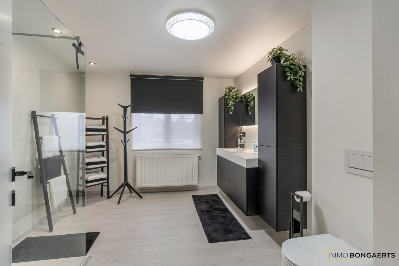 Exclusieve woning met volledig uitgeruste wellnesspraktijk nabij Hasselt 