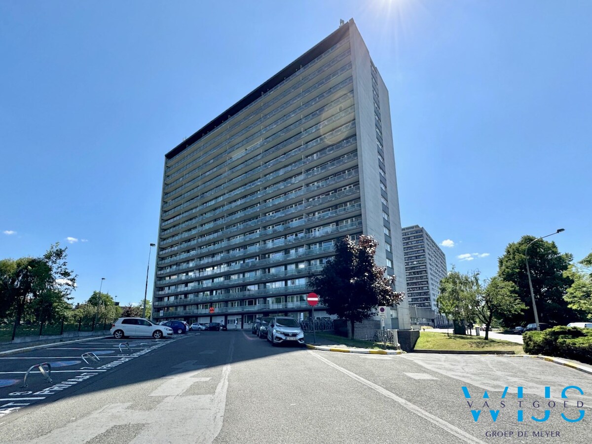 Instapklaar lichtrijk appartement te GENT 