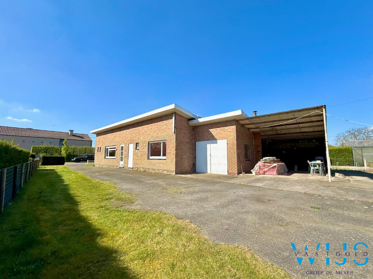 Open bebouwing op ruim perceel van 892m² te Ertvelde ! 