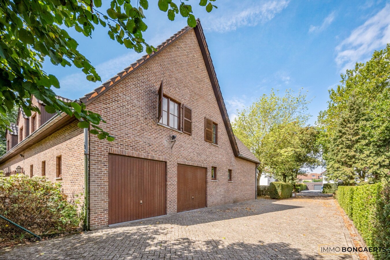 Prachtige villa met praktijkruimte en royale tuin in Houthalen-Oost 