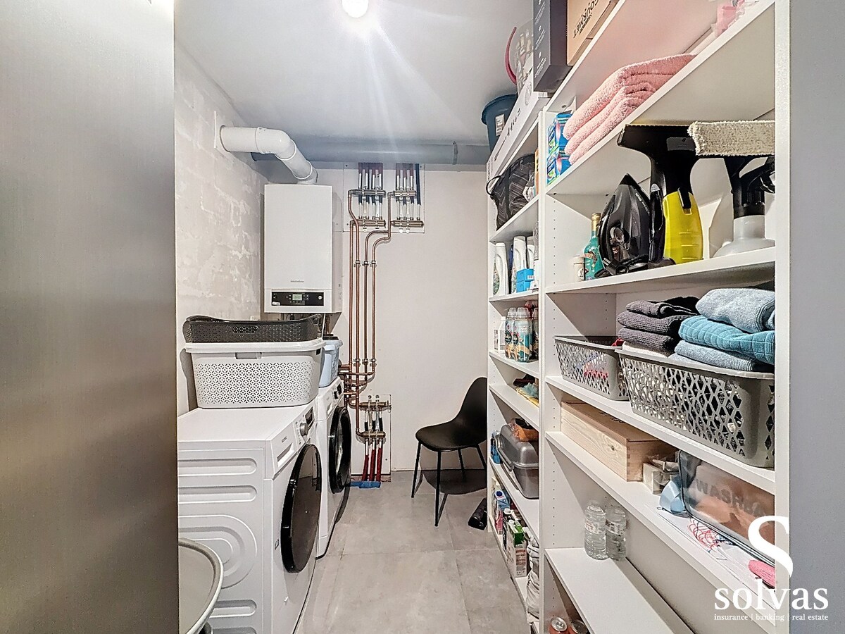 Instapklare, energiezuinige woning met zonnig terras in hartje Zomergem 