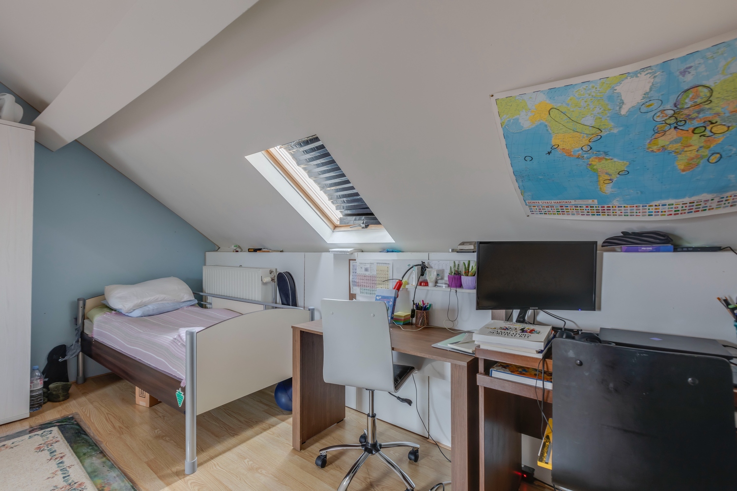 Triplex appartement met casco handelsgelijkvloers 