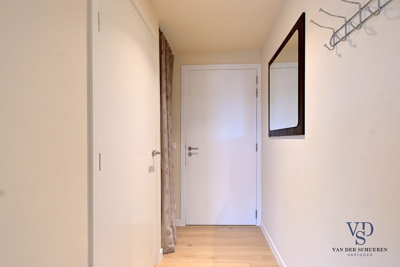 Luxueus 1-slp-appartement met staanplaats (ondergronds). 