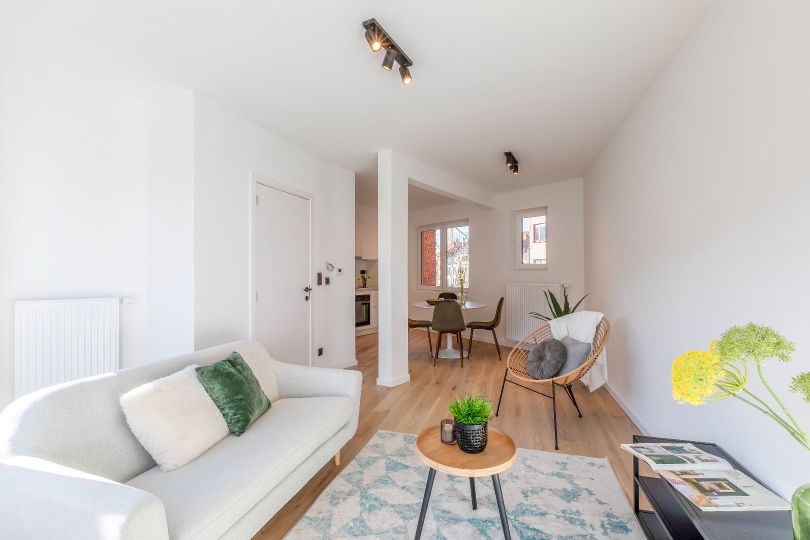 Knap instapklaar duplex app. met fietsenberging nabij het UZ 