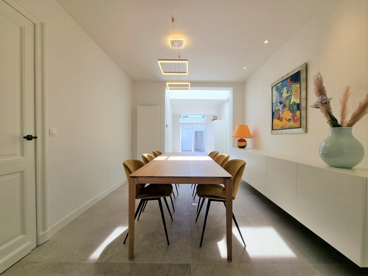 Volledig gerenoveerde woning met garage vlakbij het strand - Heist 