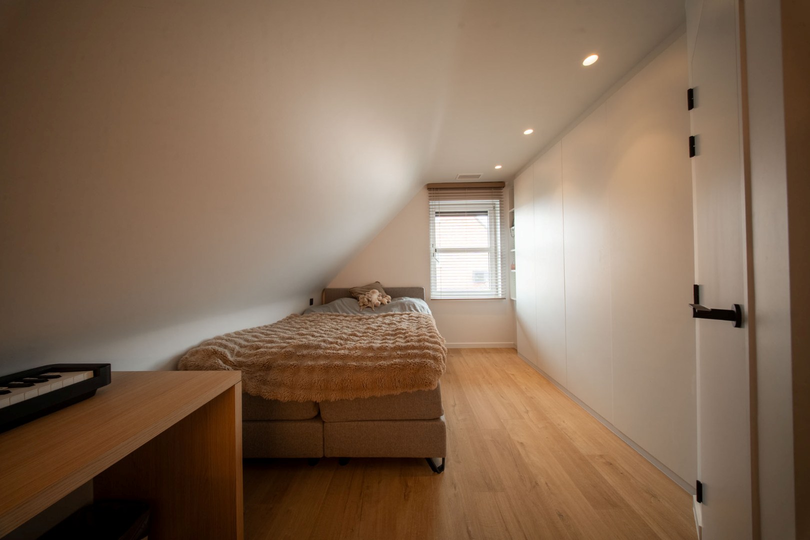 Verrassend luxueus afgewerkte woning met tuin en garage 