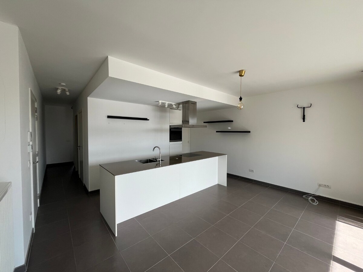 2-slaapkamer appartement met aangenaam terras. 