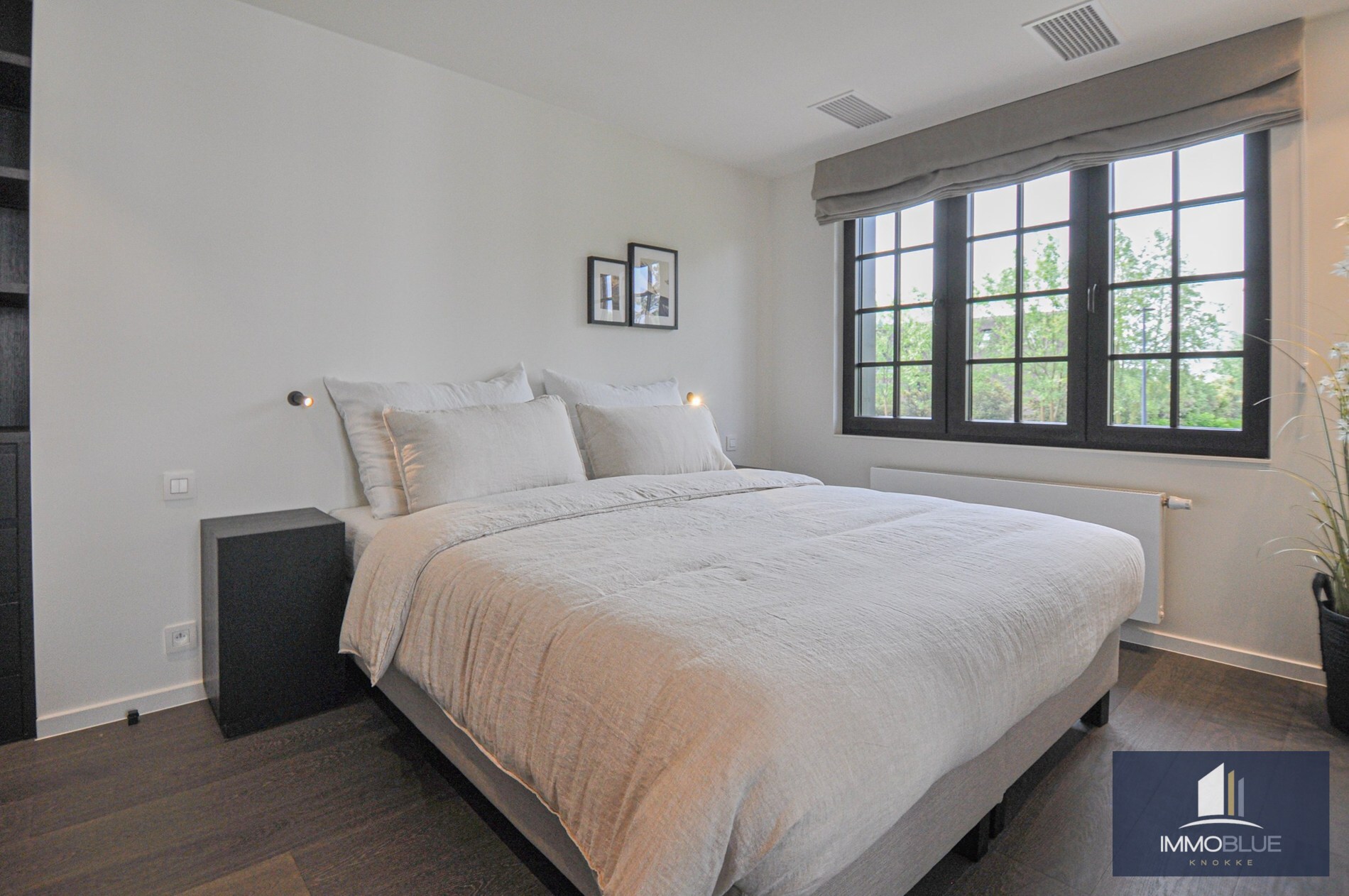 Villa entièrement rénovée située au calme en bordure de la Zoute. 