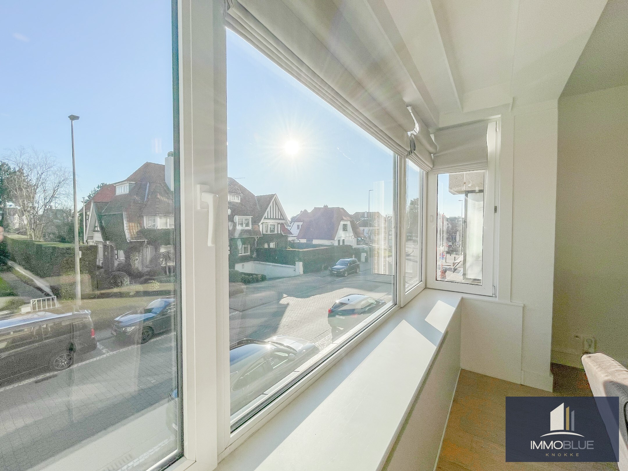 EXCLUSIEF TE KOOP : Uiterst aangenaam instapklaar appartement, hartje Zoute met open zicht. 