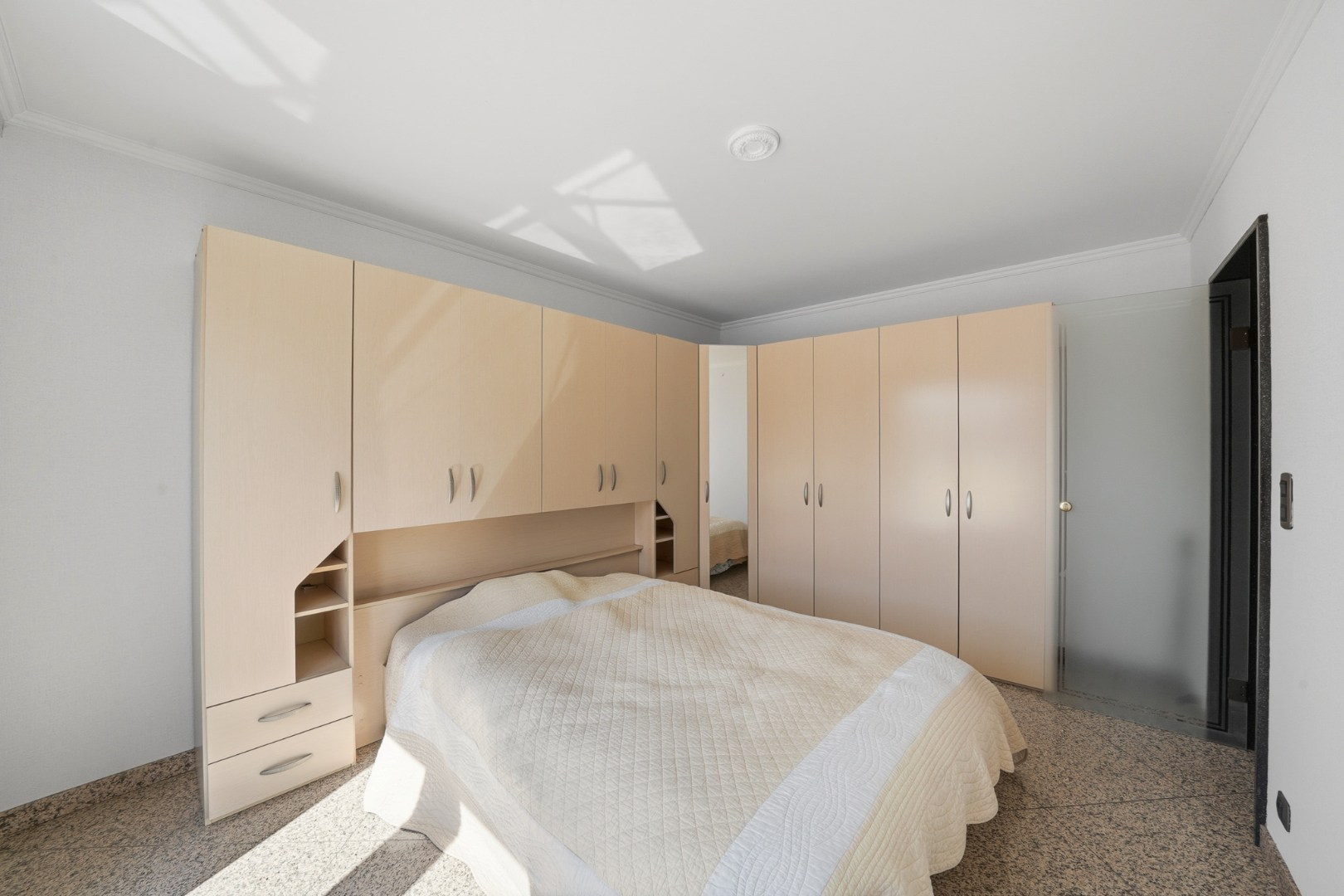 Instapklaar appartement met 2 slaapkamers en terras van 63 m² 