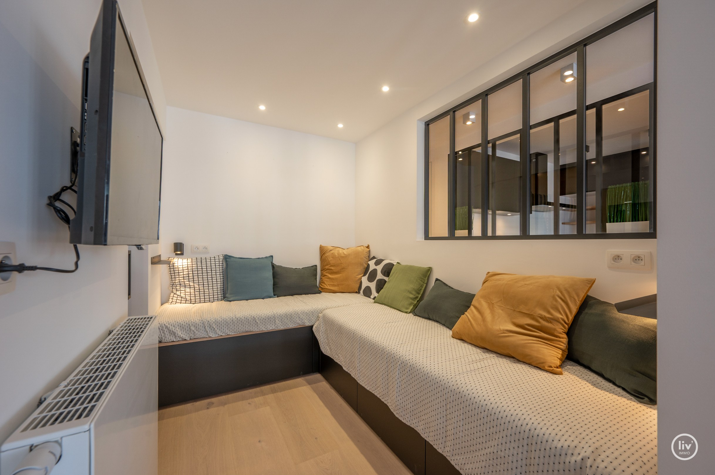 Prachtig gerenoveerd appartement nabij het Albertstrand met zijdelings zeezicht 