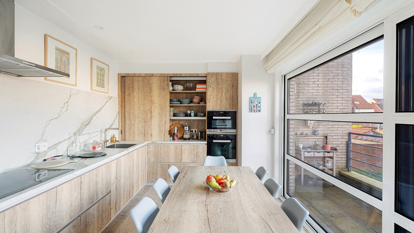 Ruime gezinswoning met inpandige garage en gezellige tuin. 