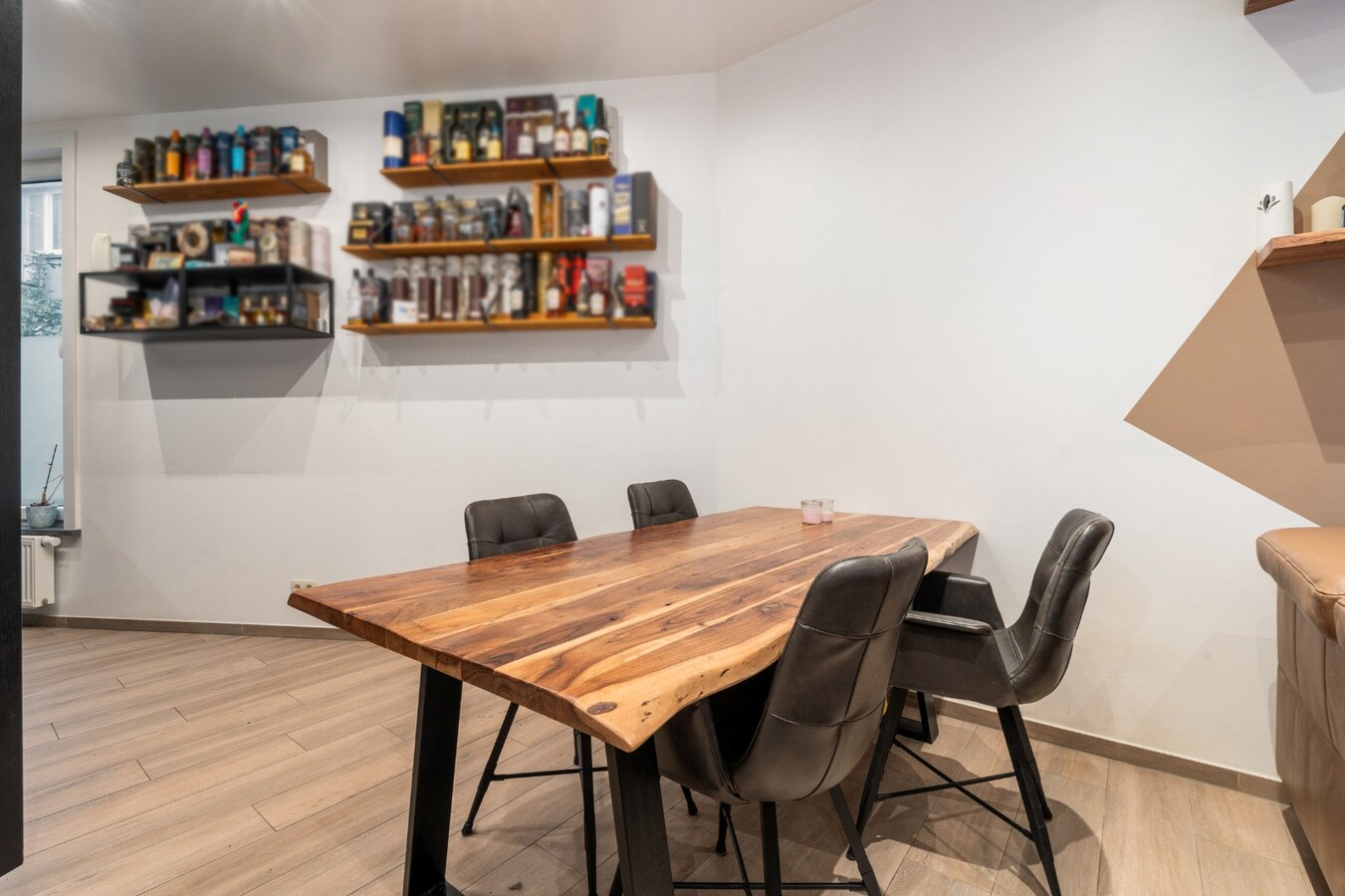 Gerenoveerde rijwoning nabij centrum Blankenberge 