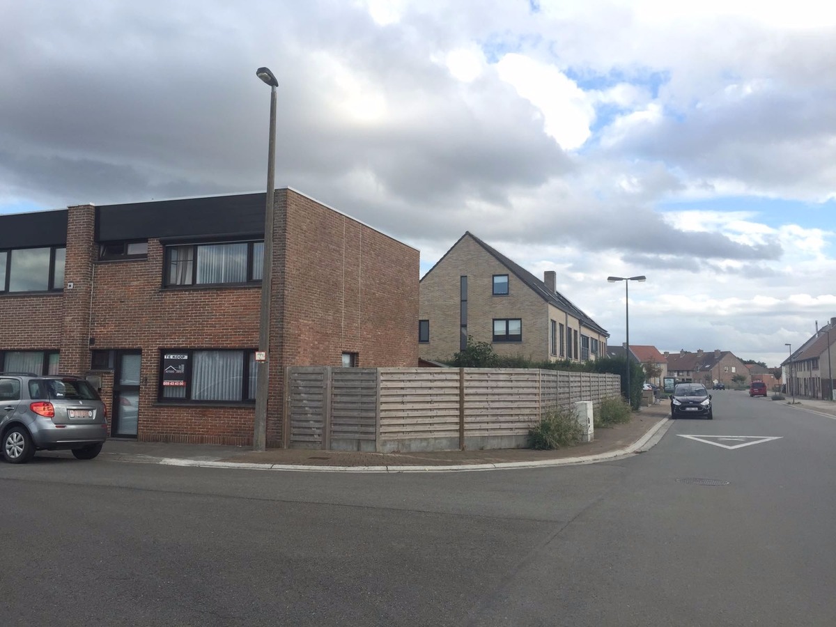 MOOIE GEZINSWONING MET TUIN IN VICOGNE WIJK 