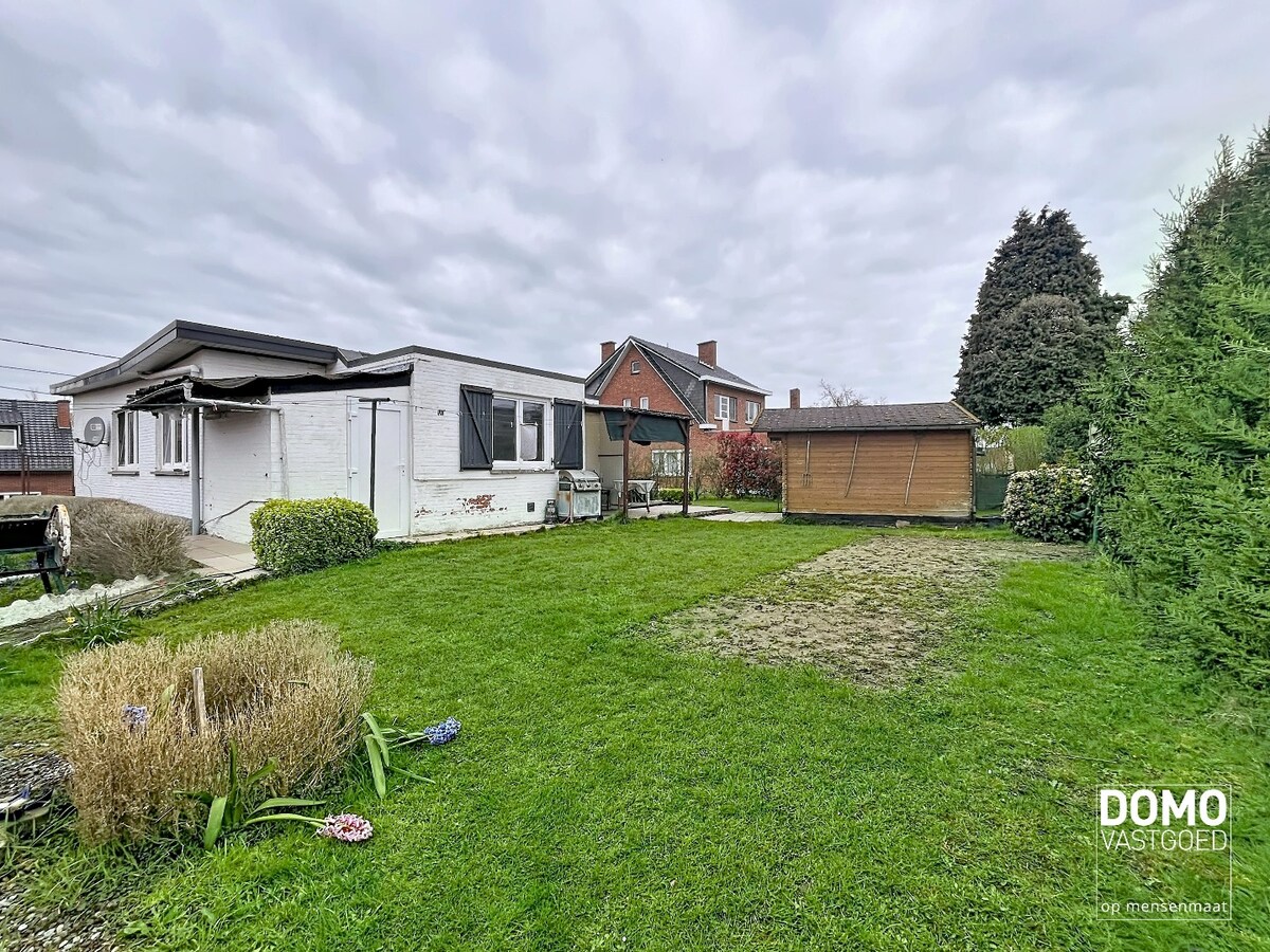 WONING MET TWEE SLAAPKAMERS, INPANDIGE GARAGE OP EEN PERCEEL VAN 5A35CA IN SINT-TRUIDEN 