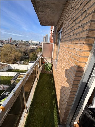 Ruim appartement (4°V) nabij St-Pieters-station 