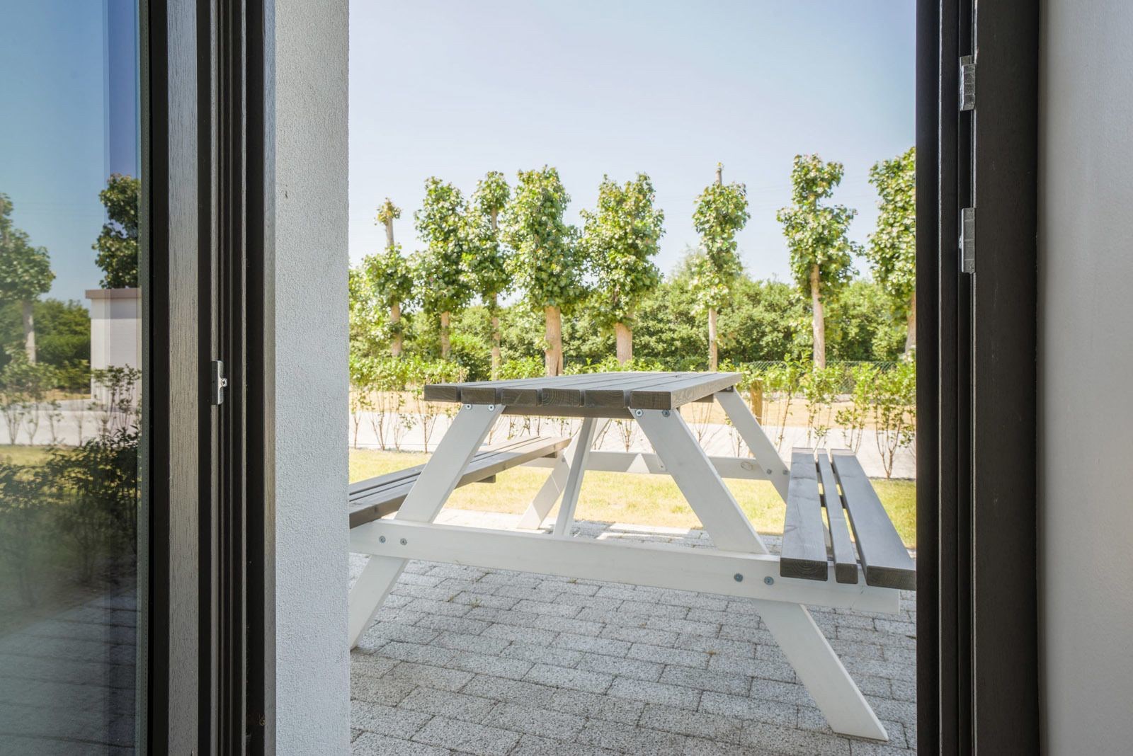 Ruime en lichtrijke vakantiesuite met aparte slaapkamer en slaaphoek 