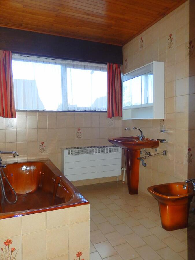 Ruime woning met zuidgerichte tuin 