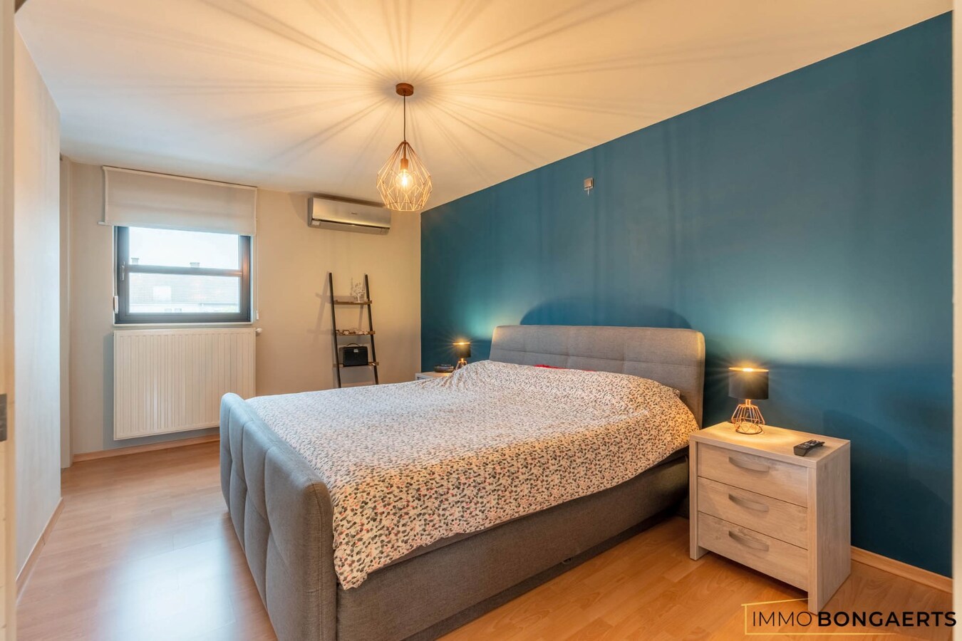 Ruime instapklare woning in het centrum van Neeroeteren met tuin, garage en 3 slaapkamers. 